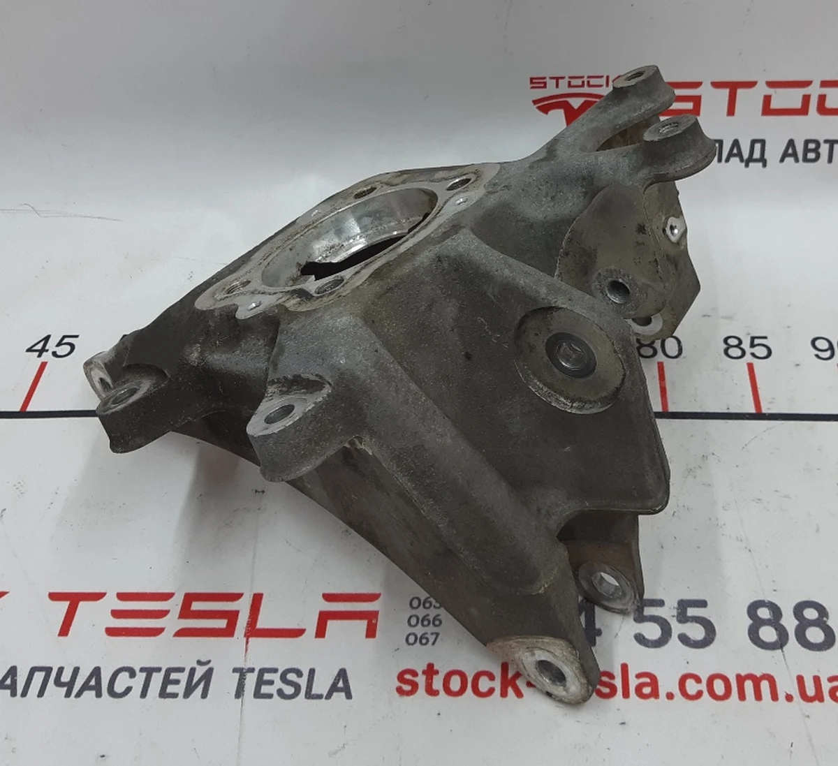 1 Rear left knuckle (trunnion) Tesla model X 1027411-00-D