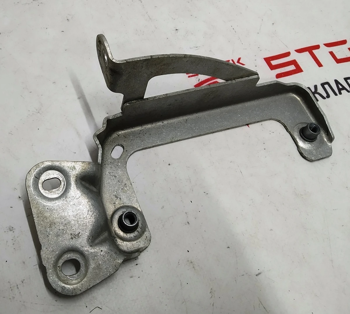 9 Кронштейн крепления охладителя батареи Tesla model S REST 1027569-00-D