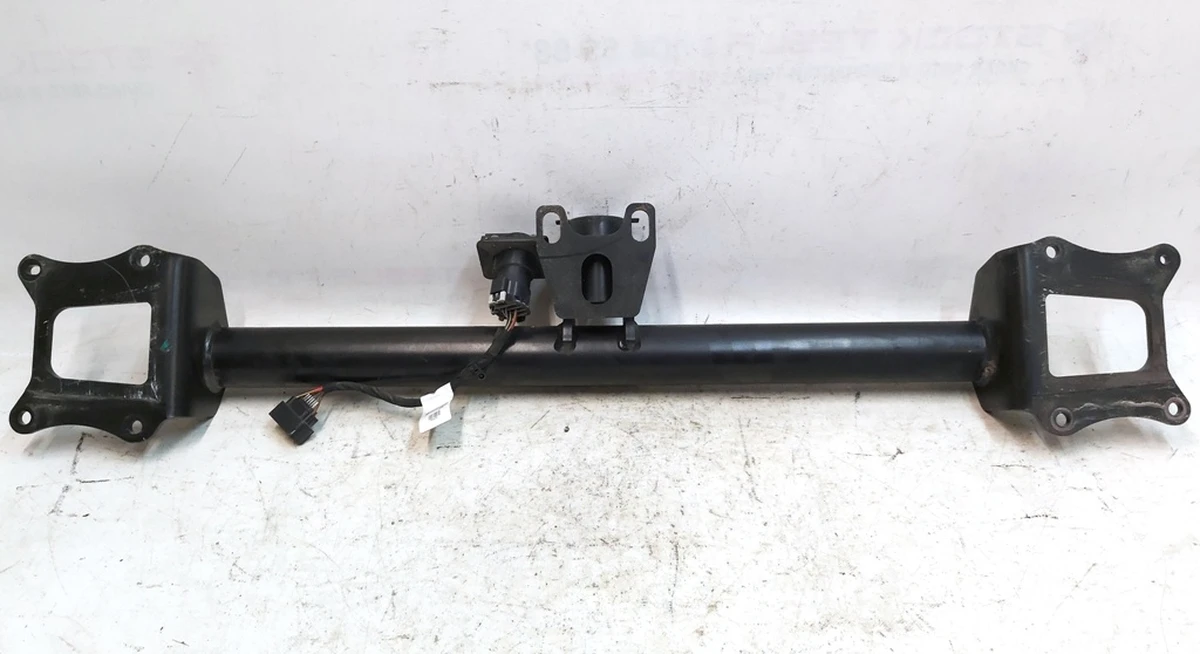 1 TRAILER HITCH - NA assy Bosal second-hand Tesla model X 1027581-00-F