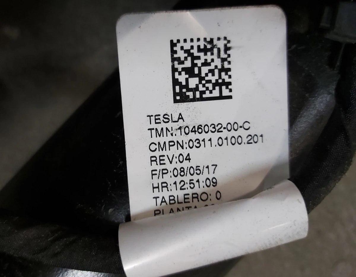 1 Причіпний пристрій Bosal у зборі Tesla model X 1027581-00-F