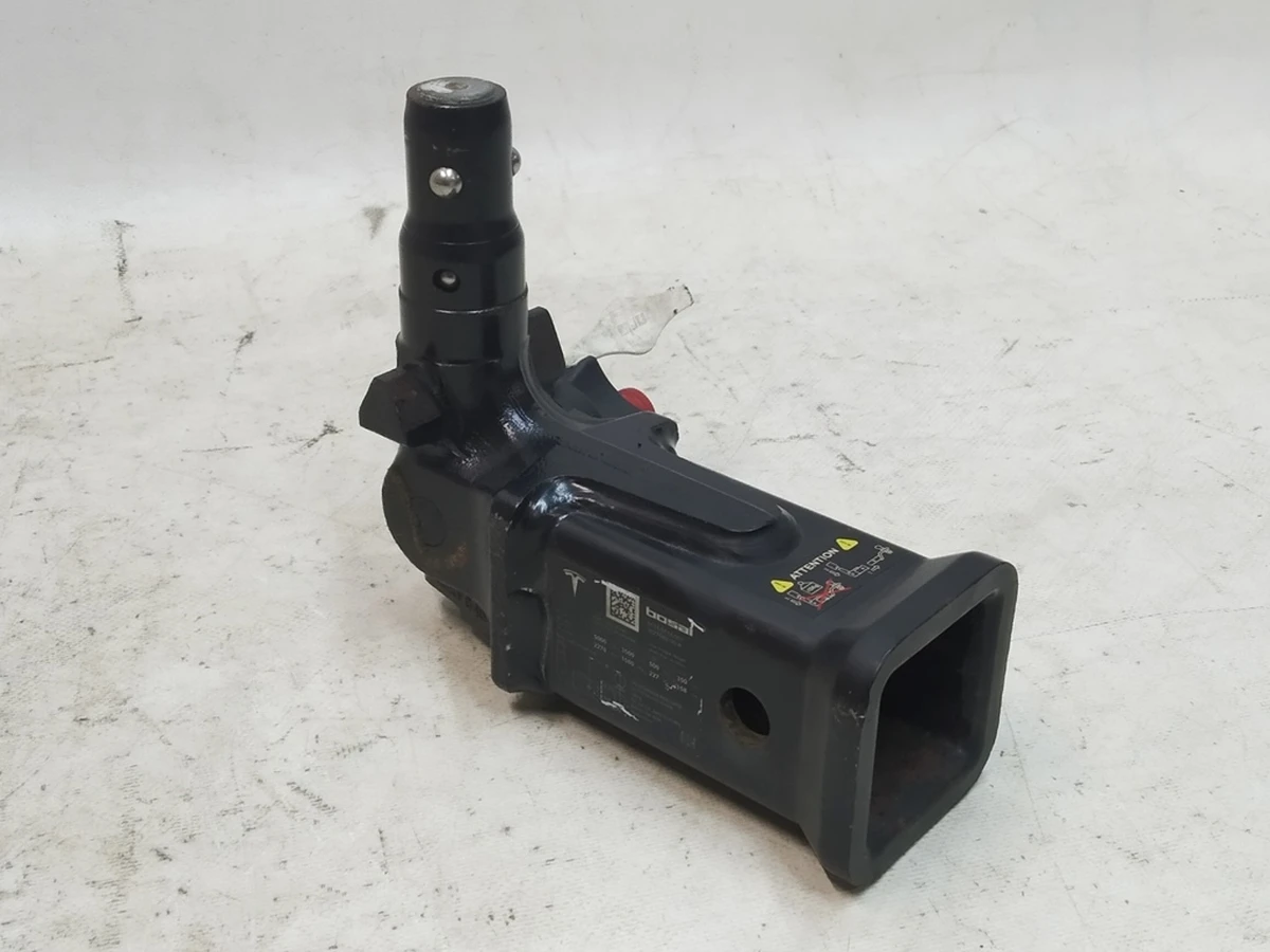 4 Фаркоп (з ключами) Tesla Model X 1027582-00-A