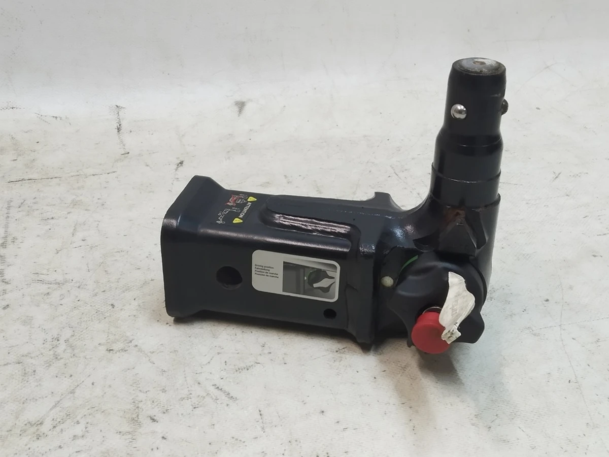 4 Фаркоп (з ключами) Tesla Model X 1027582-00-A