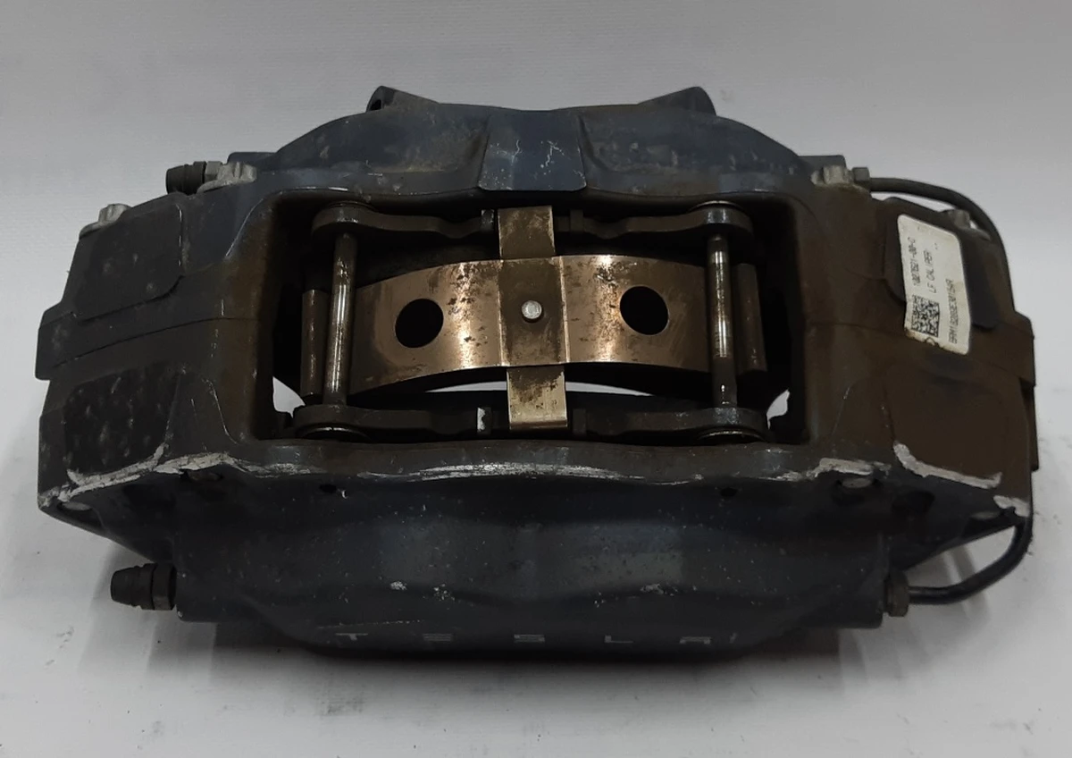 3 Супорт гальмівний передній лівий BREMBO з колодками в зборі Tesla Model S, Model S REST, Model X 1027621-00-С, 1007794-00-C