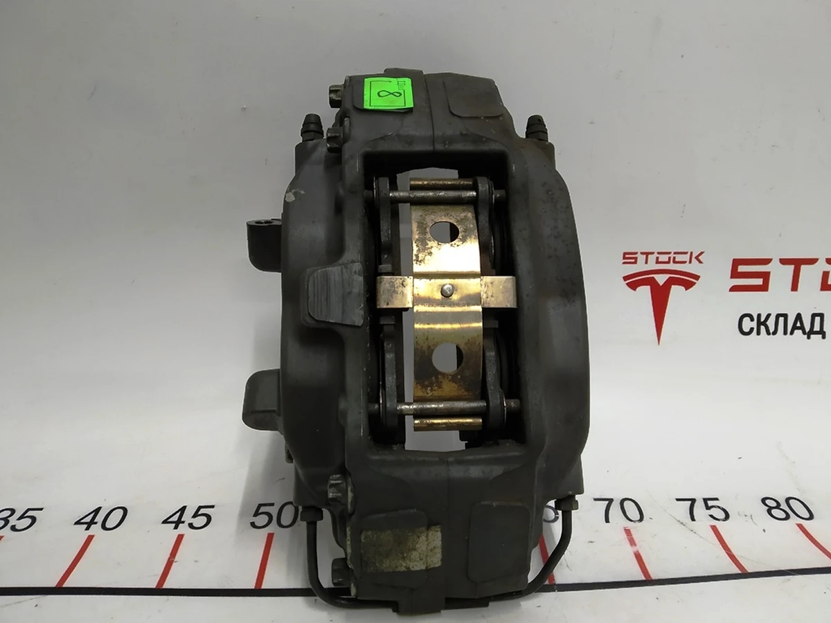 3 Супорт гальмівний передній правий BREMBO з колодками гальмівними в зборі Tesla Model X 1027622-00-D