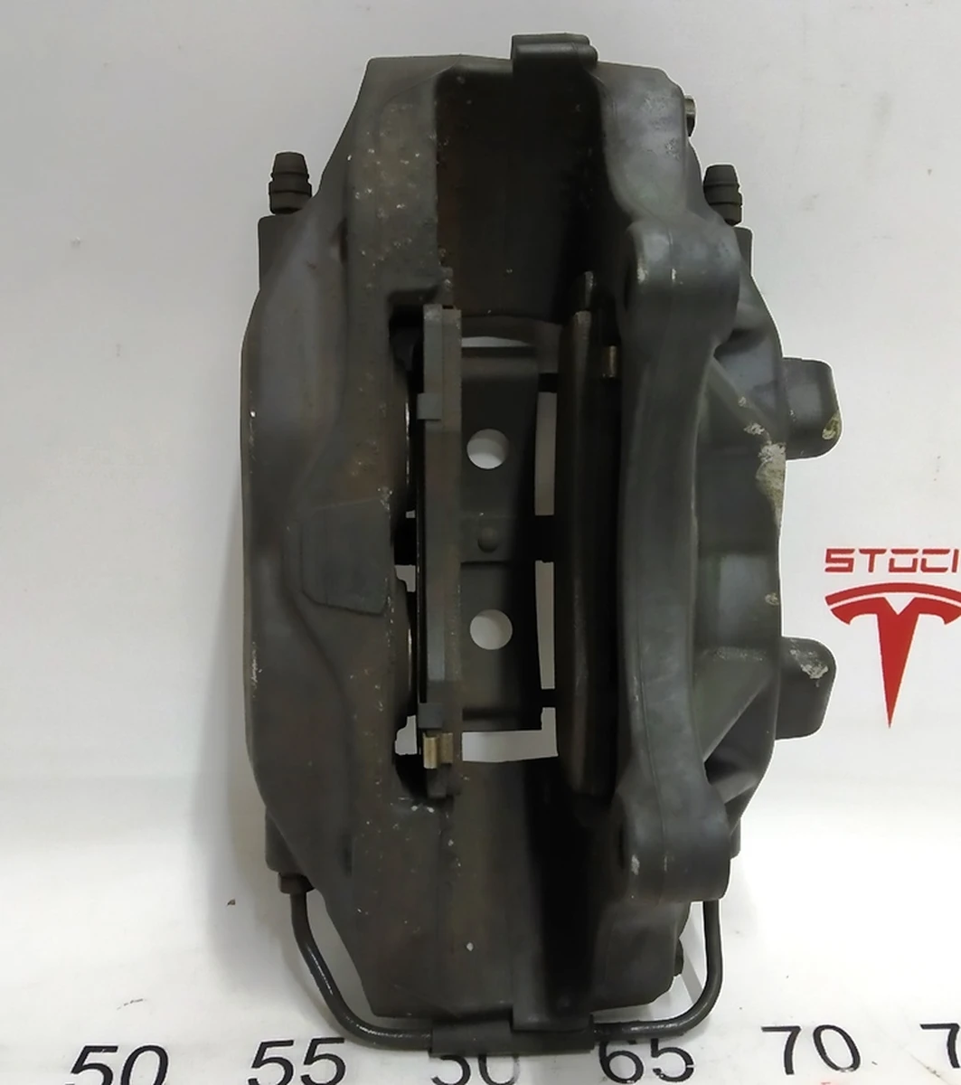 3 Супорт гальмівний передній правий BREMBO з колодками гальмівними в зборі Tesla Model X 1027622-00-D