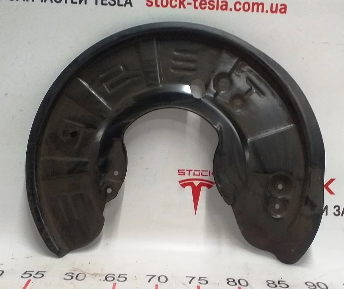 5 Термокожух гальмівного диска переднього правого Tesla model X 1027662-01-B