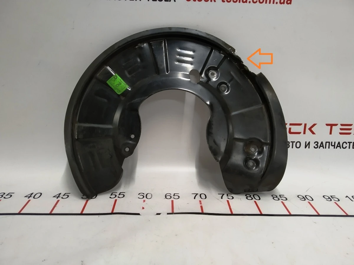 5 Thermal casing of the front right brake disc with damage Tesla model X 1027662-01-B