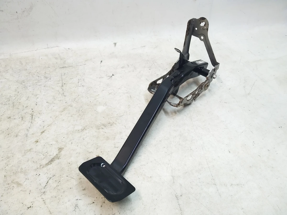 1 BRAKE PEDAL - MODEL X, BASE (damaged) Tesla model X 1027691-00-B