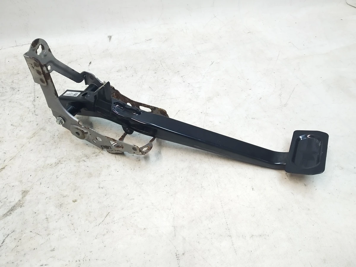 1 BRAKE PEDAL - MODEL X, BASE (damaged) Tesla model X 1027691-00-B
