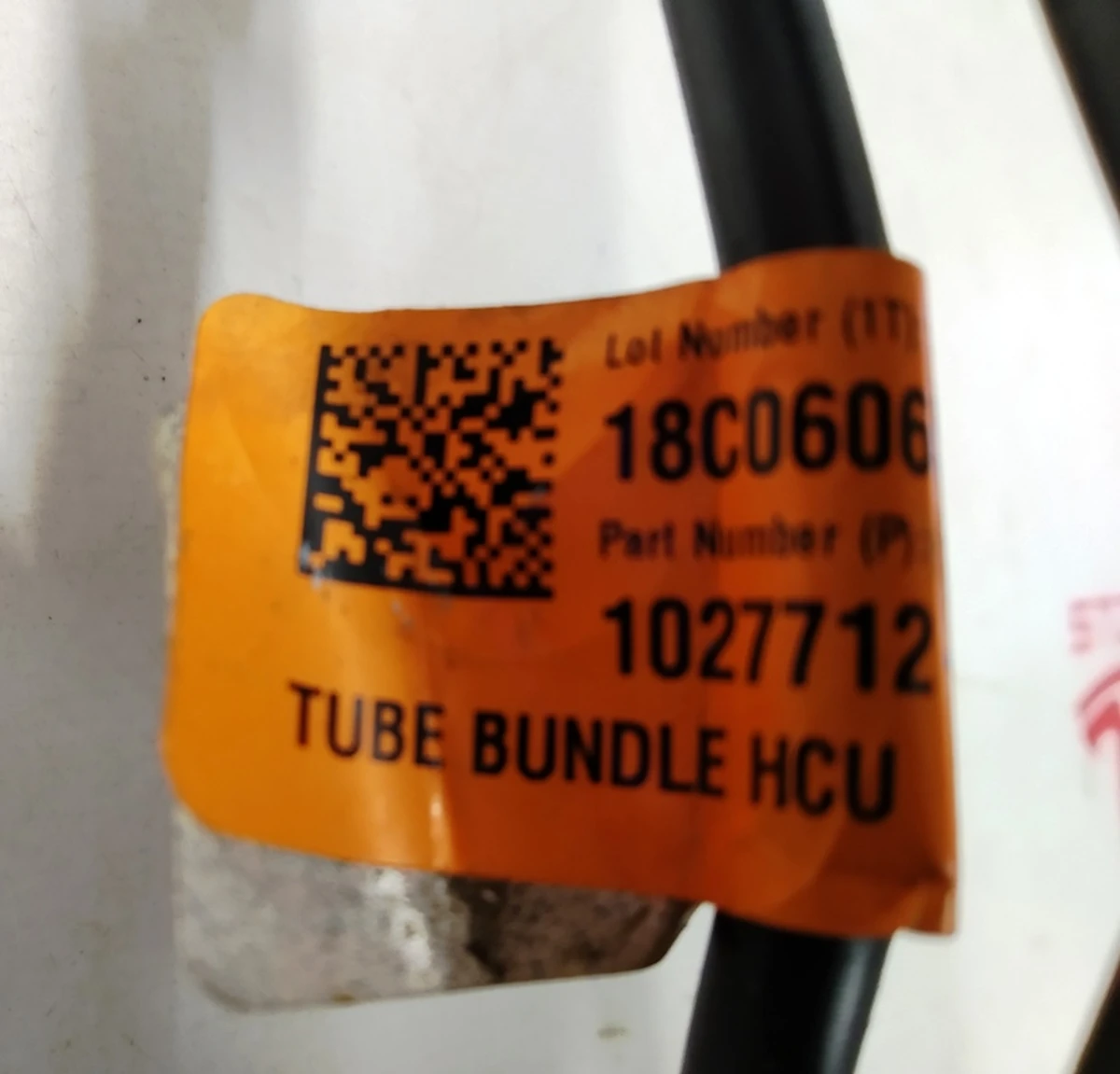 2 Гальмівна трубка(від ABS до гальмівної магістралі) друга Tesla model X 1027712-00-E