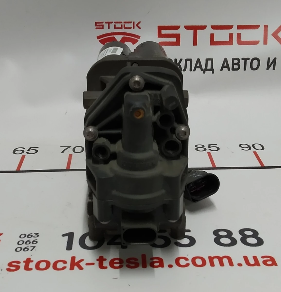 5 Компрессор пневмо подвески WABCO с повреждением Tesla model X 1027911-00-H