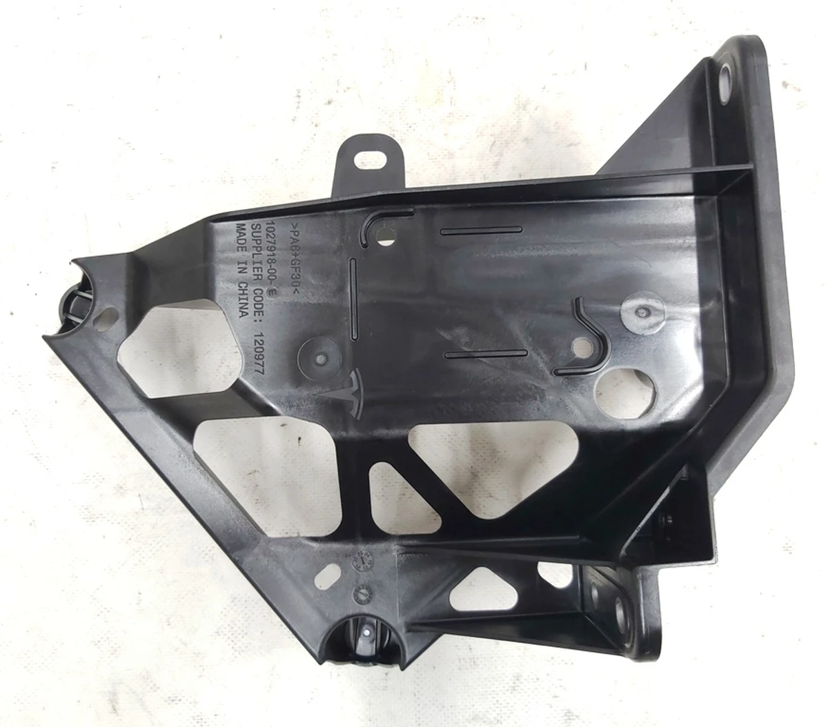 6 AIR SUSP COMPRESSOR BRKT Tesla model X 1027918-00-E