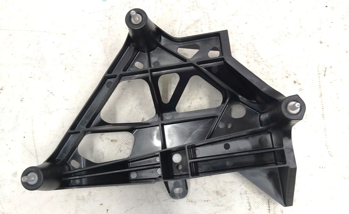 6 AIR SUSP COMPRESSOR BRKT Tesla model X 1027918-00-E