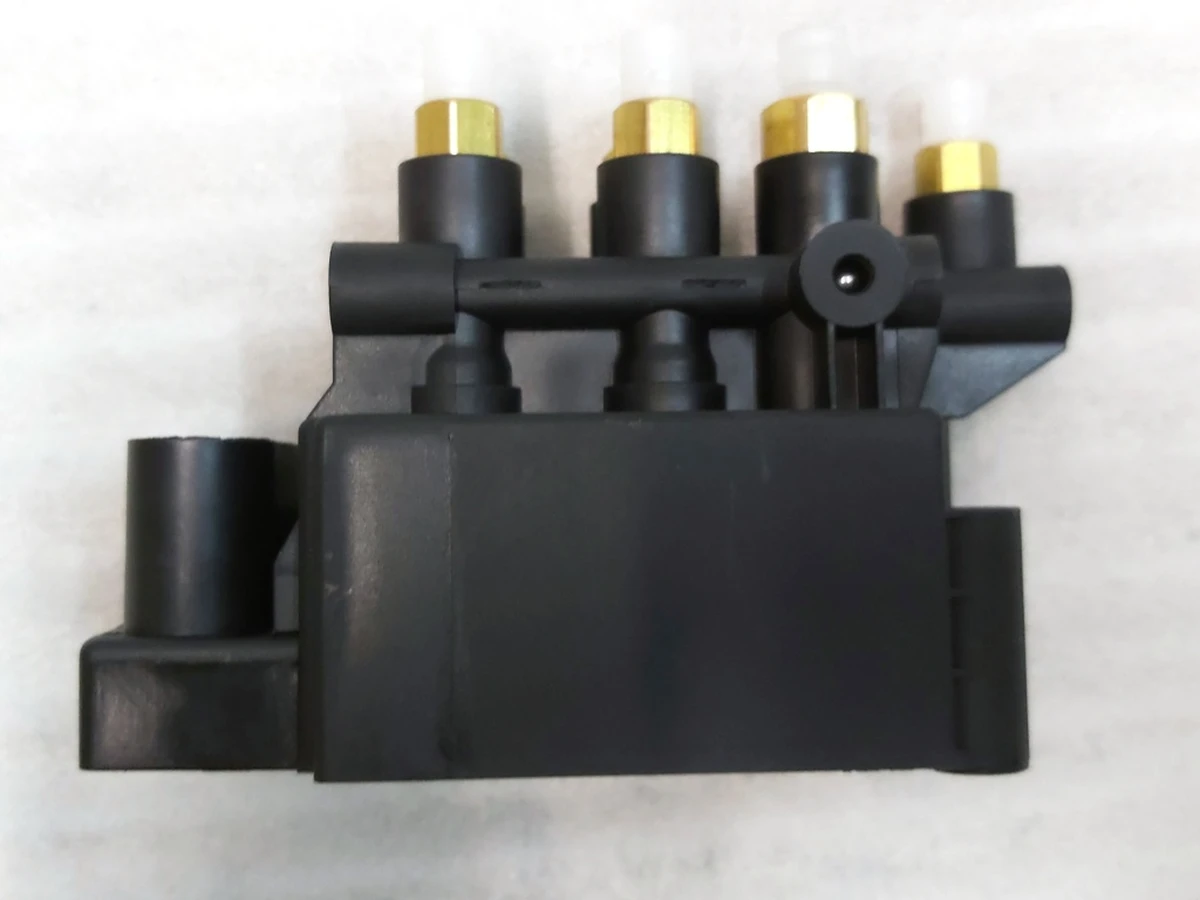 7 Блок клапанов пневмоподвески с соленоидами Tesla model X, model S REST 1027919-00-B