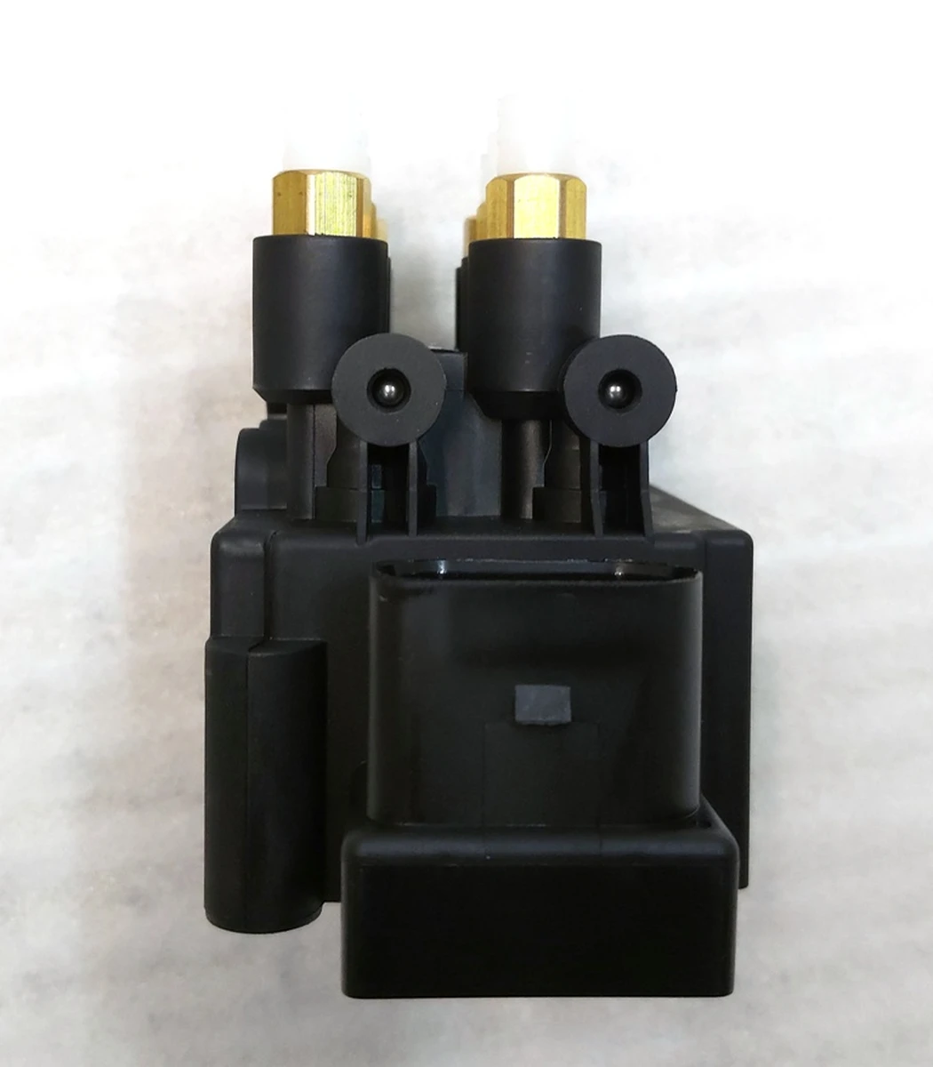 7 Блок клапанів пневмопідвіски з соленоїдами Tesla model X, model S REST 1027919-00-B