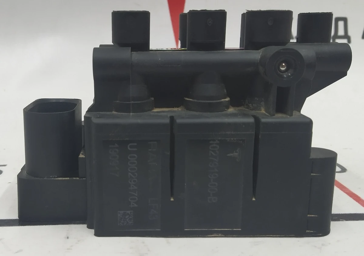 7 Блок клапанов пневмоподвески с соленоидами NEW Tesla model X, model S REST 1027919-00-B