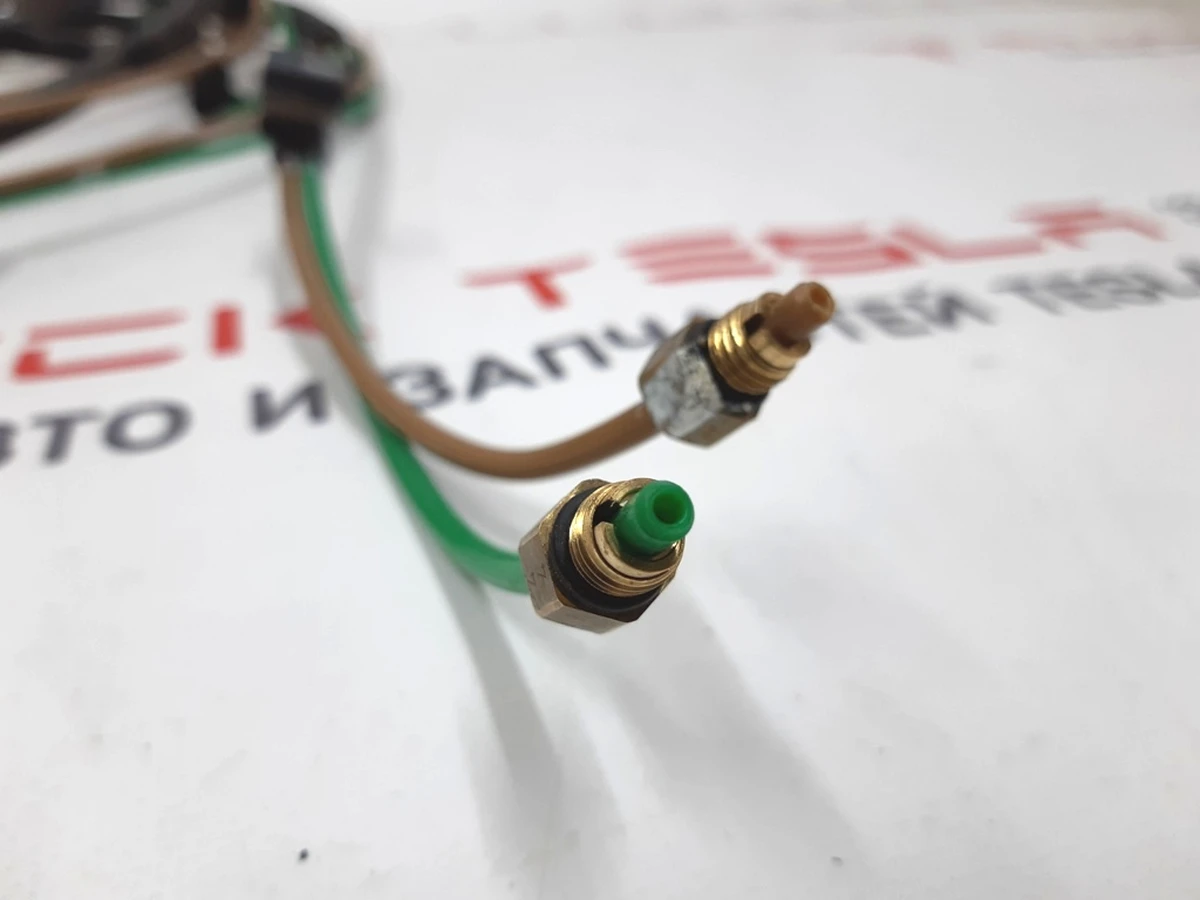 4 Пневмопровід пневмопідвіски задньої в зборі Tesla Model X 1027937-00-C