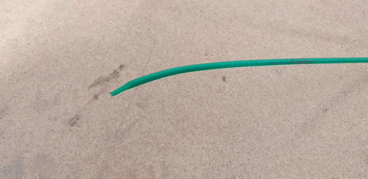 4 Pneumatic line rear right side damaged Tesla model X 1027937-00-C