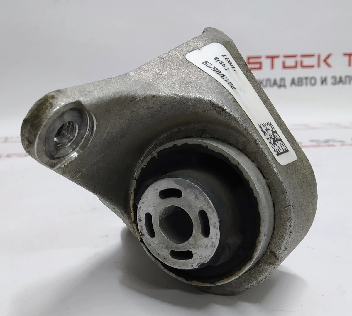 4 Кронштейн кріплення заднього мотора Tesla Model S, Model S REST 1028034-00-B