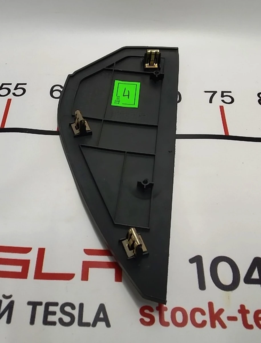 15 Накладка торпеди бокова ліва Tesla model S, model S REST 1028357-00-A