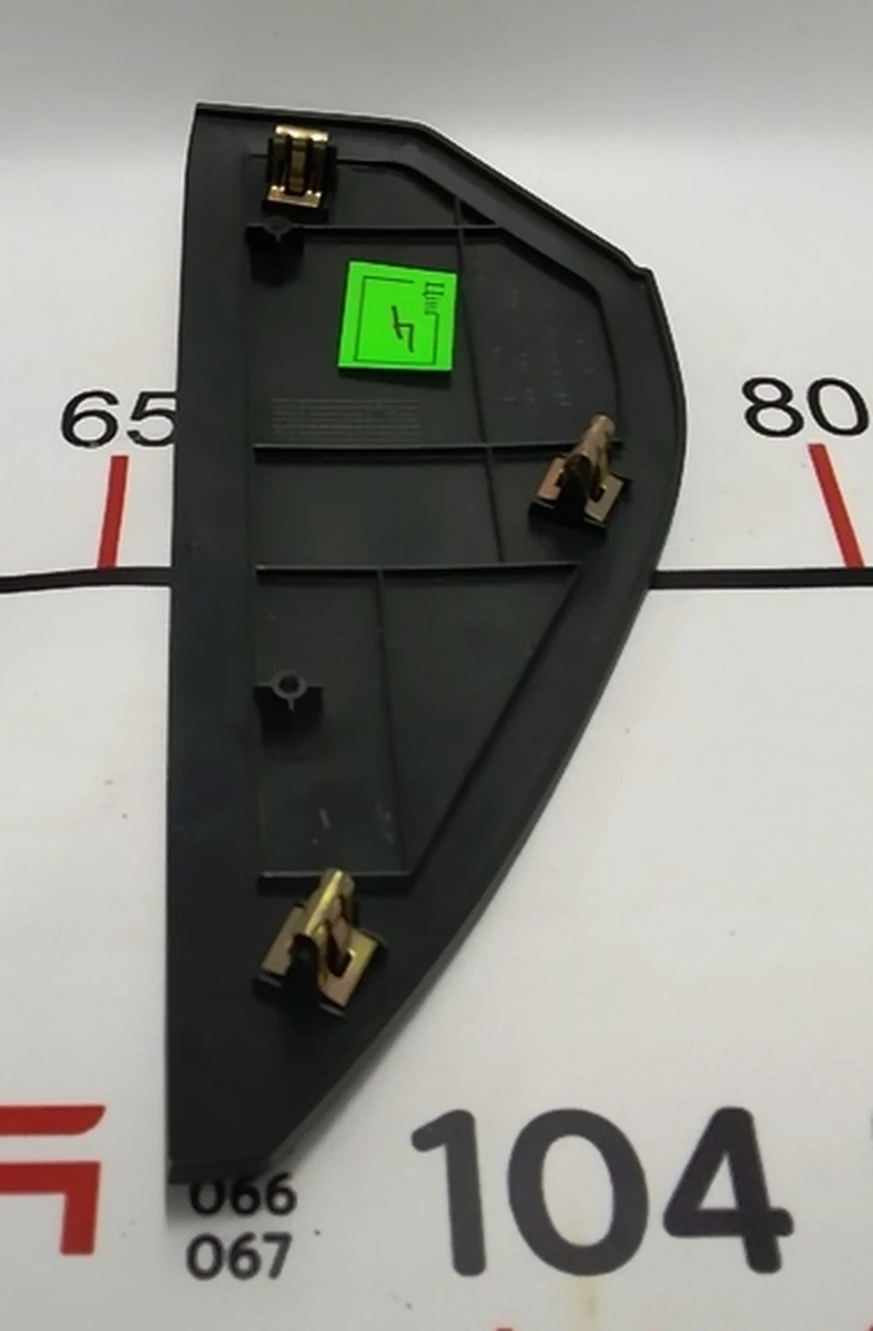 16 Накладка торпеды боковая правая Tesla model S, model S REST 1028360-00-A