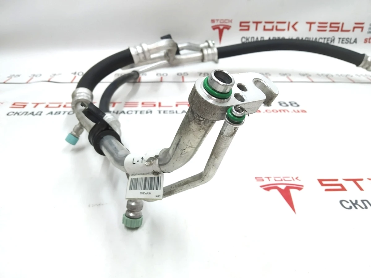 1 Трубопровід системи кондиціонування RWD Tesla model S 1028400-00-D