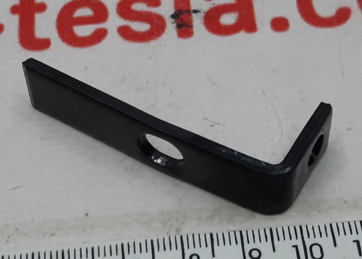 Кронштейн обмежувач основної високовольтної батареї малий Tesla model S 1028600-00-B