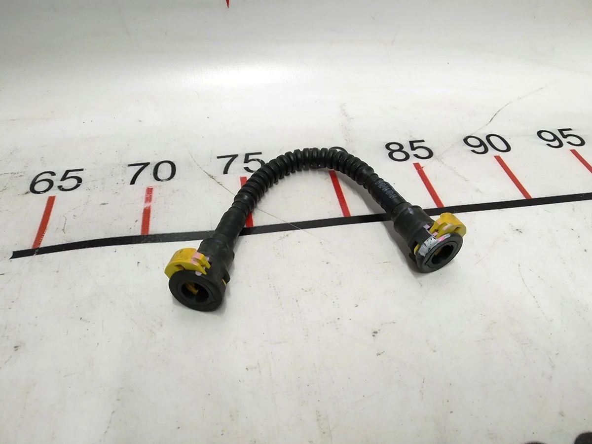 Трубка охолодження основної батареї коротка пряма Tesla model S 1028600-00-S