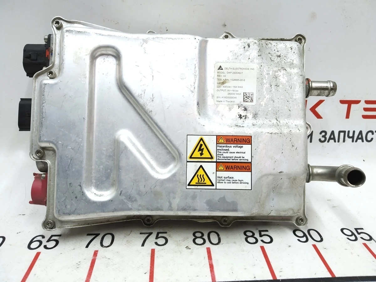 9 Конвертер DCDC REV01 с повреждением Tesla model S, model S REST 1028665-00-E