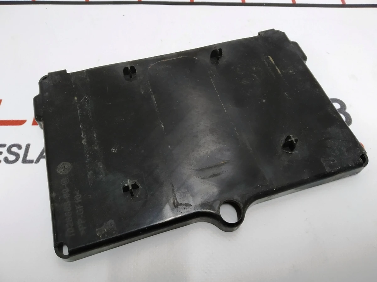 Пластиковий лоток під АКБ AWD Tesla S REST 1028668-00-E