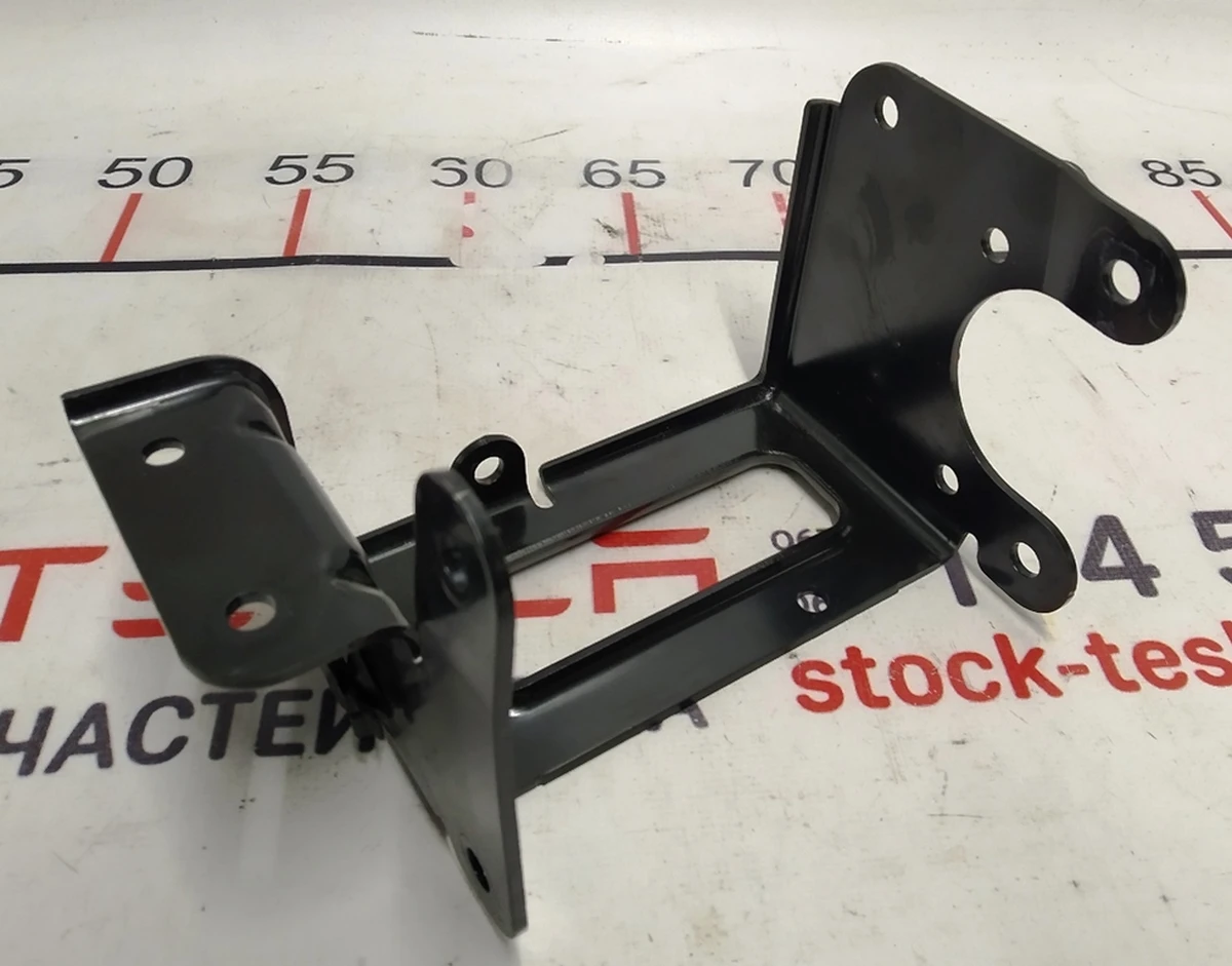 12 BATT HTR BRKT,MDL S Tesla model S REST 1028688-00-F