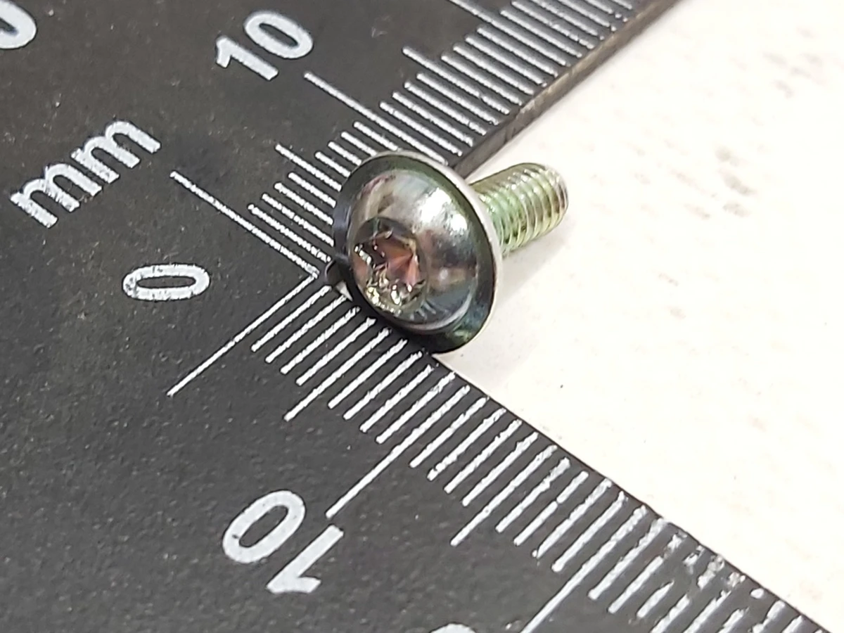 4 Гвинт упору верхньої панелі дверей задньої Tesla model X 1028768-00-Z