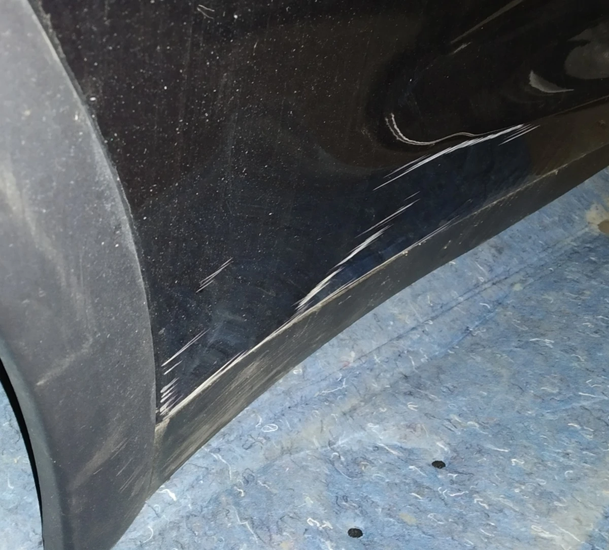 9 Дверь задняя правая (металл) в сборе с накладной арки, нижней накладкой, межсекц. упл. и корпусом рад. датчика (с повреж.) Tesla model X 1069538-E0-A