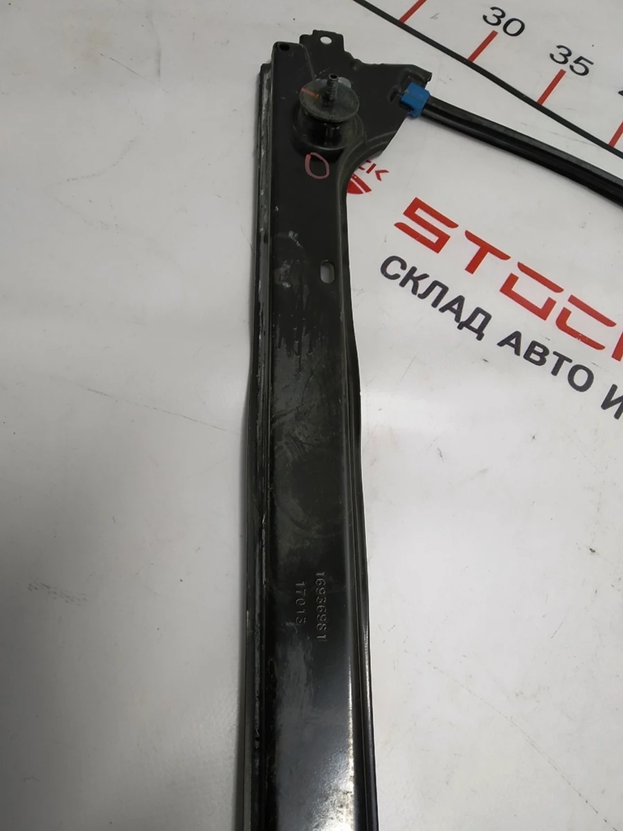1 Front left window lifter (guide strip deformed) Tesla model X 1028818-00-F