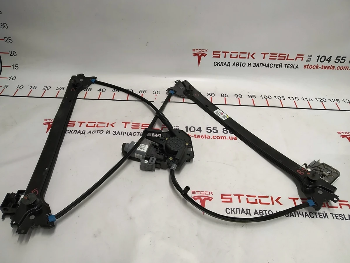 1 Front left window lifter (guide strip deformed) Tesla model X 1028818-00-F