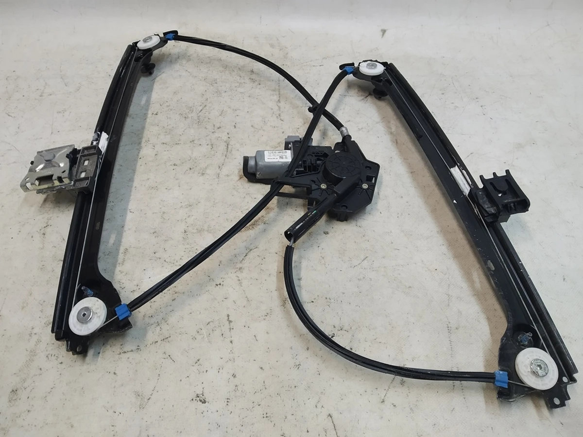 1 Склопідйомник передній правий Tesla model X 1028819-00-F