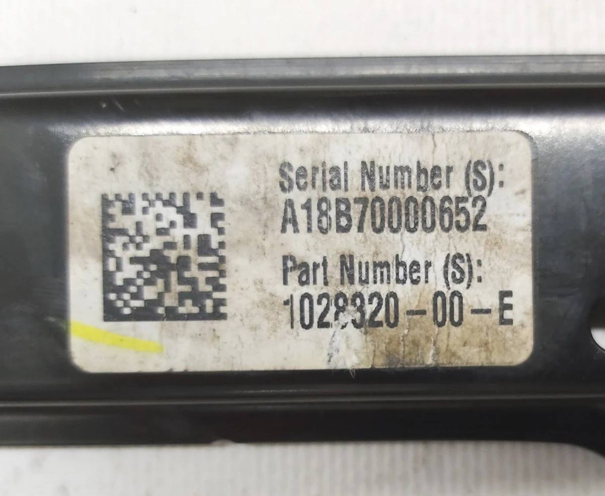 2 Склопідйомник задній лівий Tesla model X 1028820-00-F