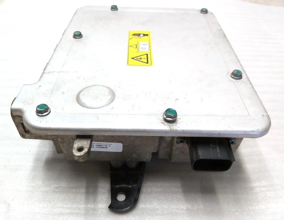 2 Джаншиєв бокс передній RWD Tesla model S 1028843-00-B