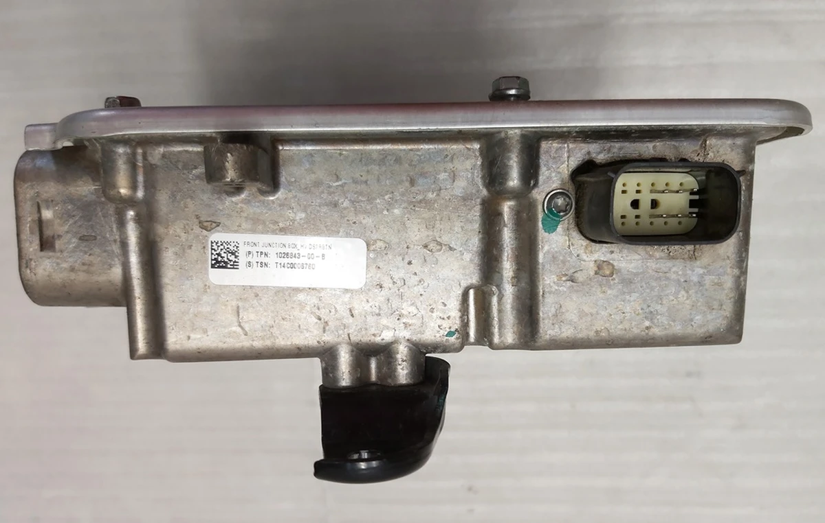 2 Джаншиєв бокс передній RWD Tesla model S 1028843-00-B