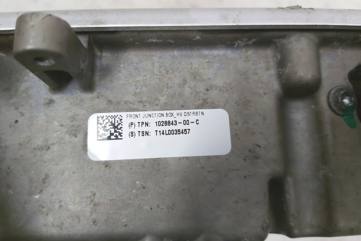 2 Джаншиєв бокс передній AWD Tesla model S 1028843-01-C