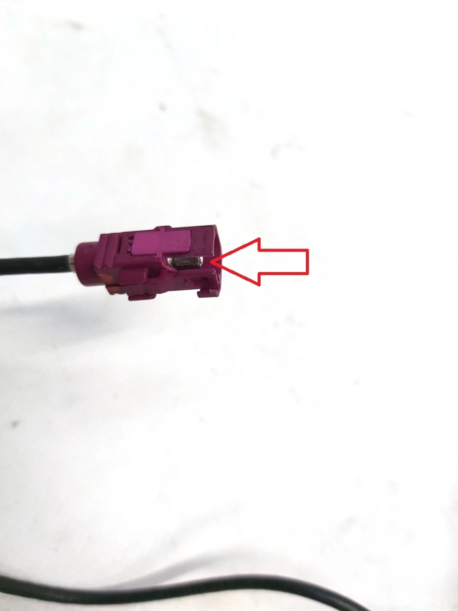 1 Антенна TELL зеркала наружного левого с повреждением Tesla Model S, Model S REST 1041317-00