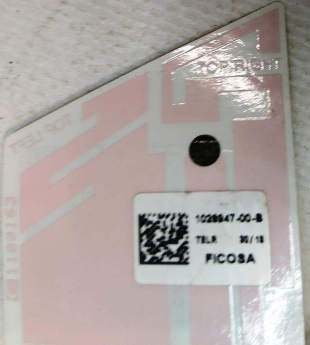 3 Антена TELF дзеркала зовнішнього правого Tesla model S, model S REST 1041318-00