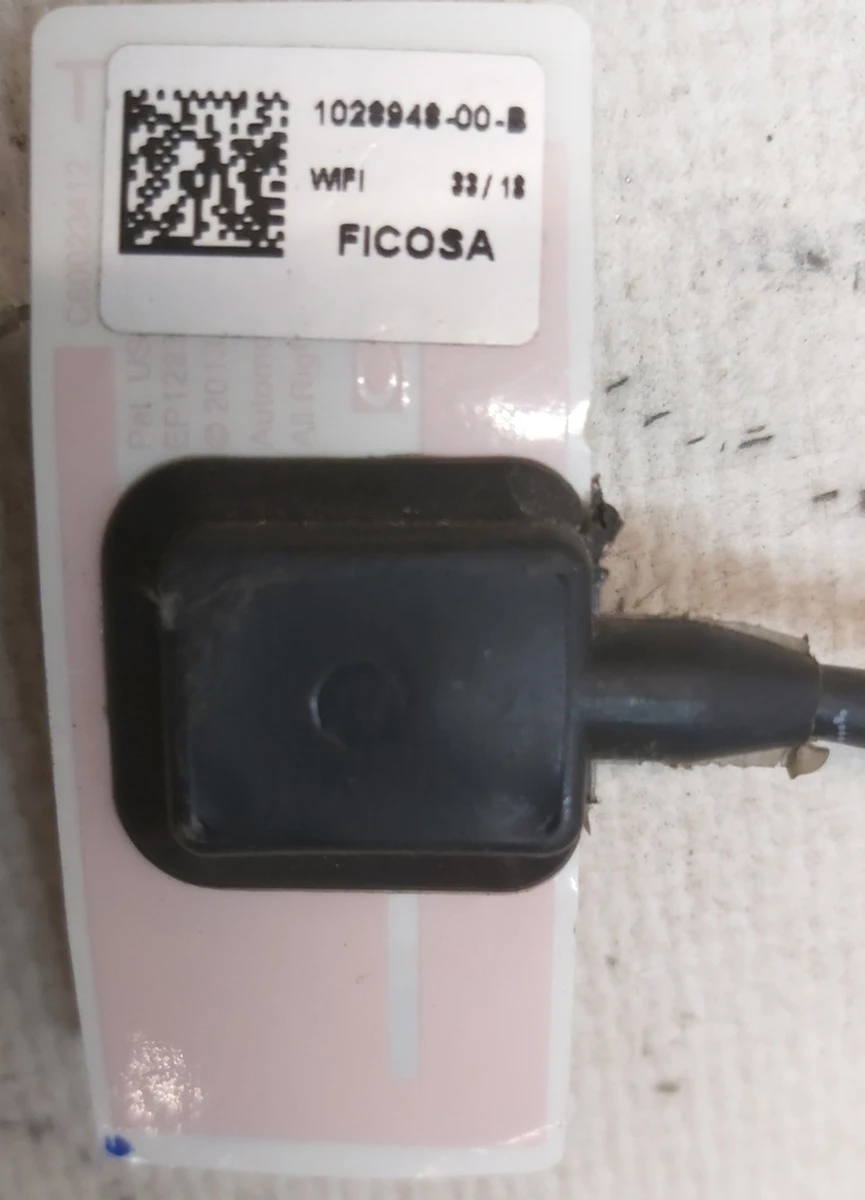 3 Антенна WI-FI зеркала наружного правого Tesla model S, model S REST 1041318-00