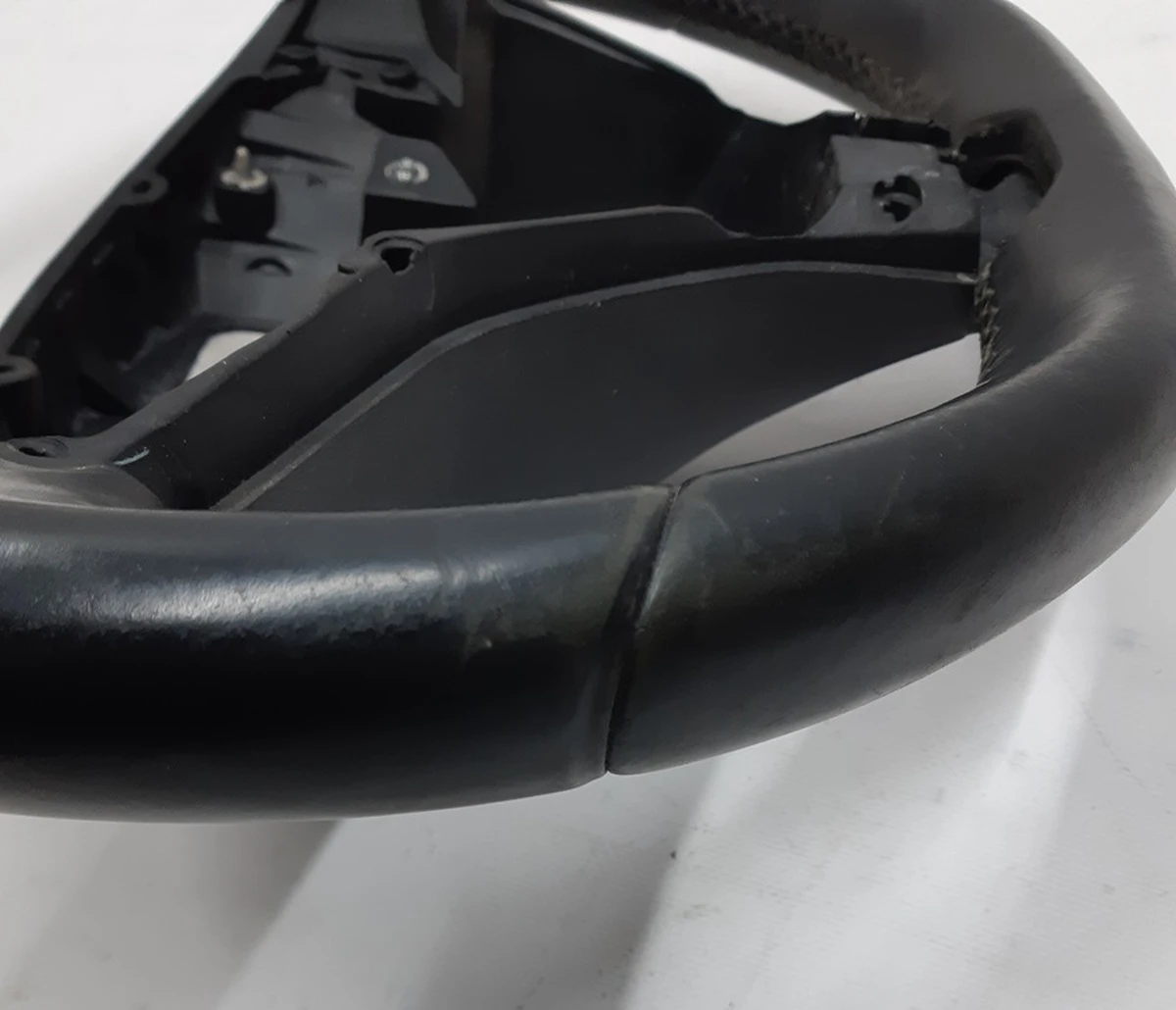 4 Steering wheel PERFORMANCE without airbag with damage Tesla model S 1028970-00-B