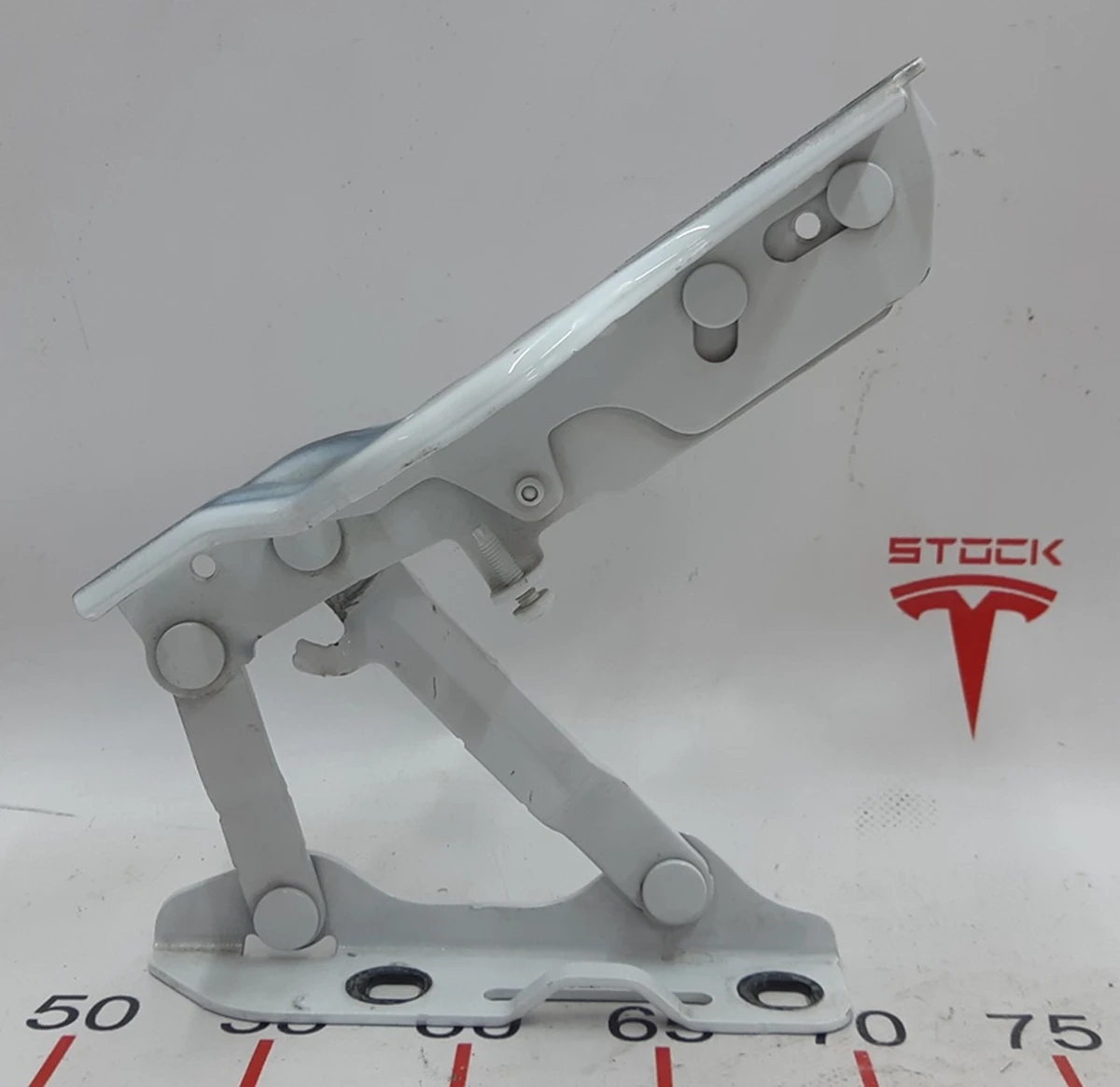 7 Петля крепления капота левая PBCW Tesla model S, model S REST 1029284-99-D