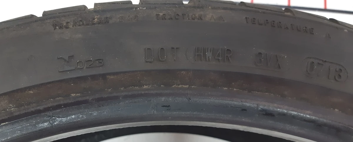 1 Комплект шин 245/35ZR21 96Y CONTINENTAL EXTREME CONTACT - 96Y Tesla model S 1030074-00-KK