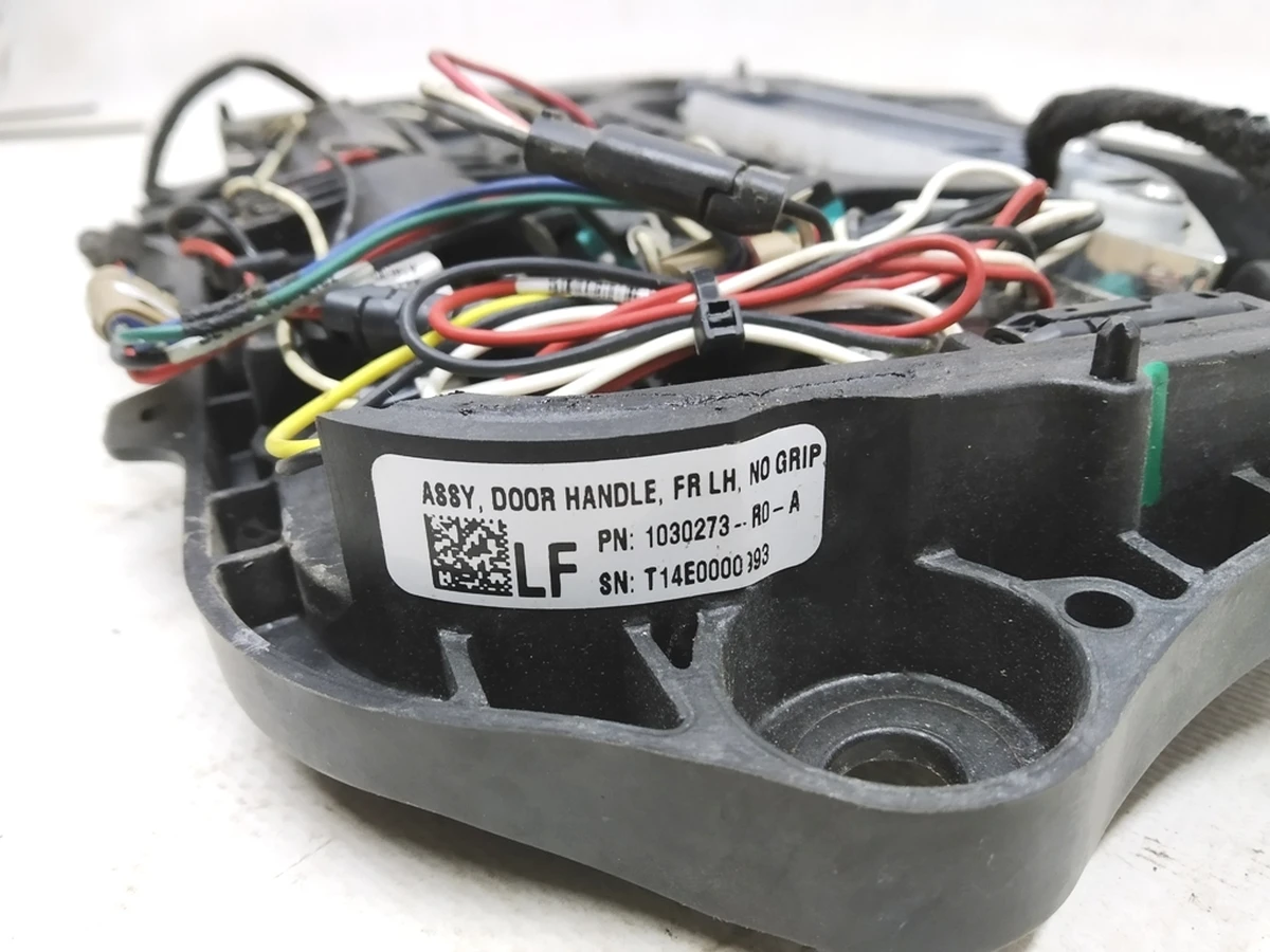 1 Механізм ручки зовнішньої передньої лівої у зборі GEN 1 (без внутрішнього ущільнювача) Tesla model S 1135718-S0-A