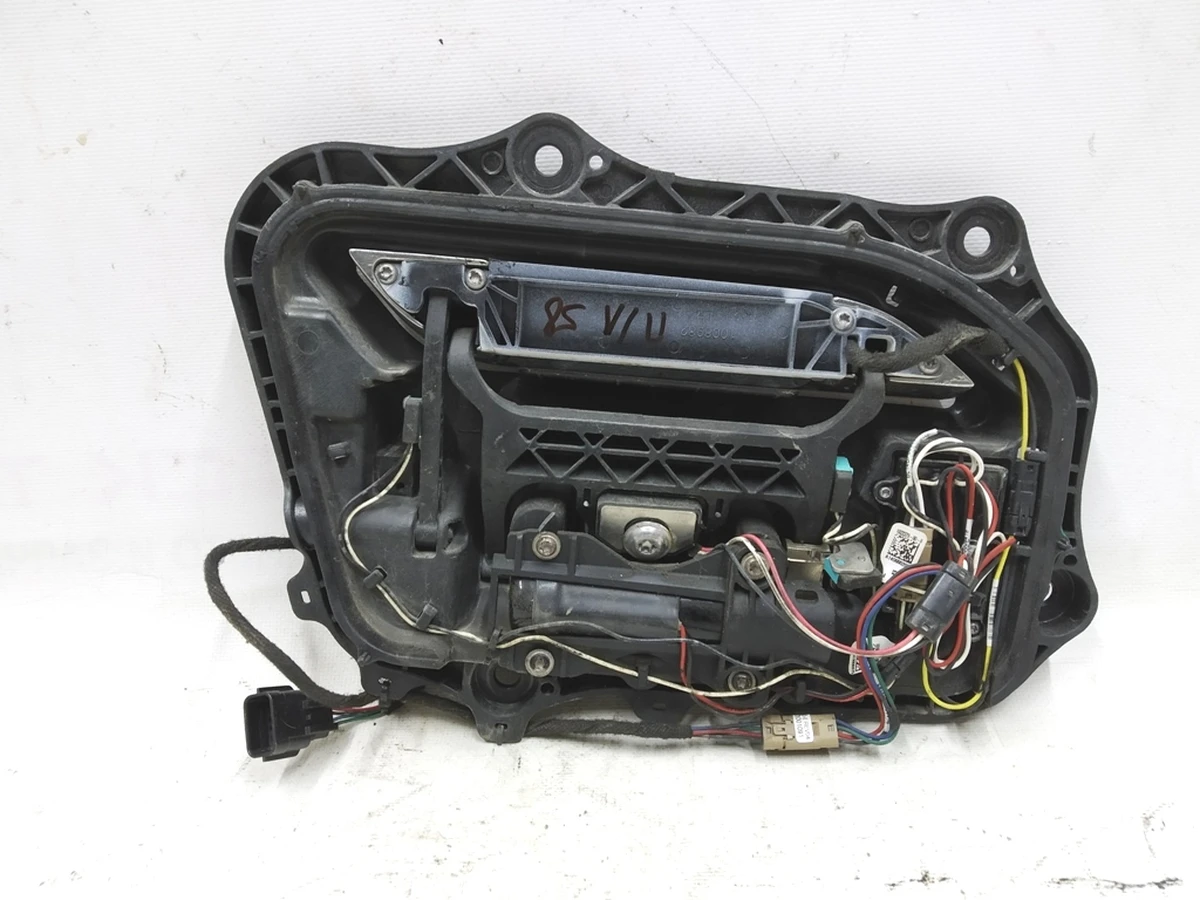 1 Механізм ручки зовнішньої передньої лівої у зборі GEN 1 (без внутрішнього ущільнювача) Tesla model S 1135718-S0-A