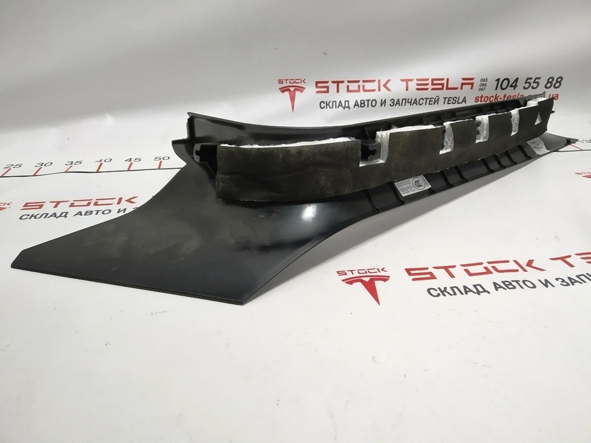 8 Облицювання порога стійки А нижня ліва (зі вставкою) з пошкодженням Tesla model S, model S REST 1030390-00-F