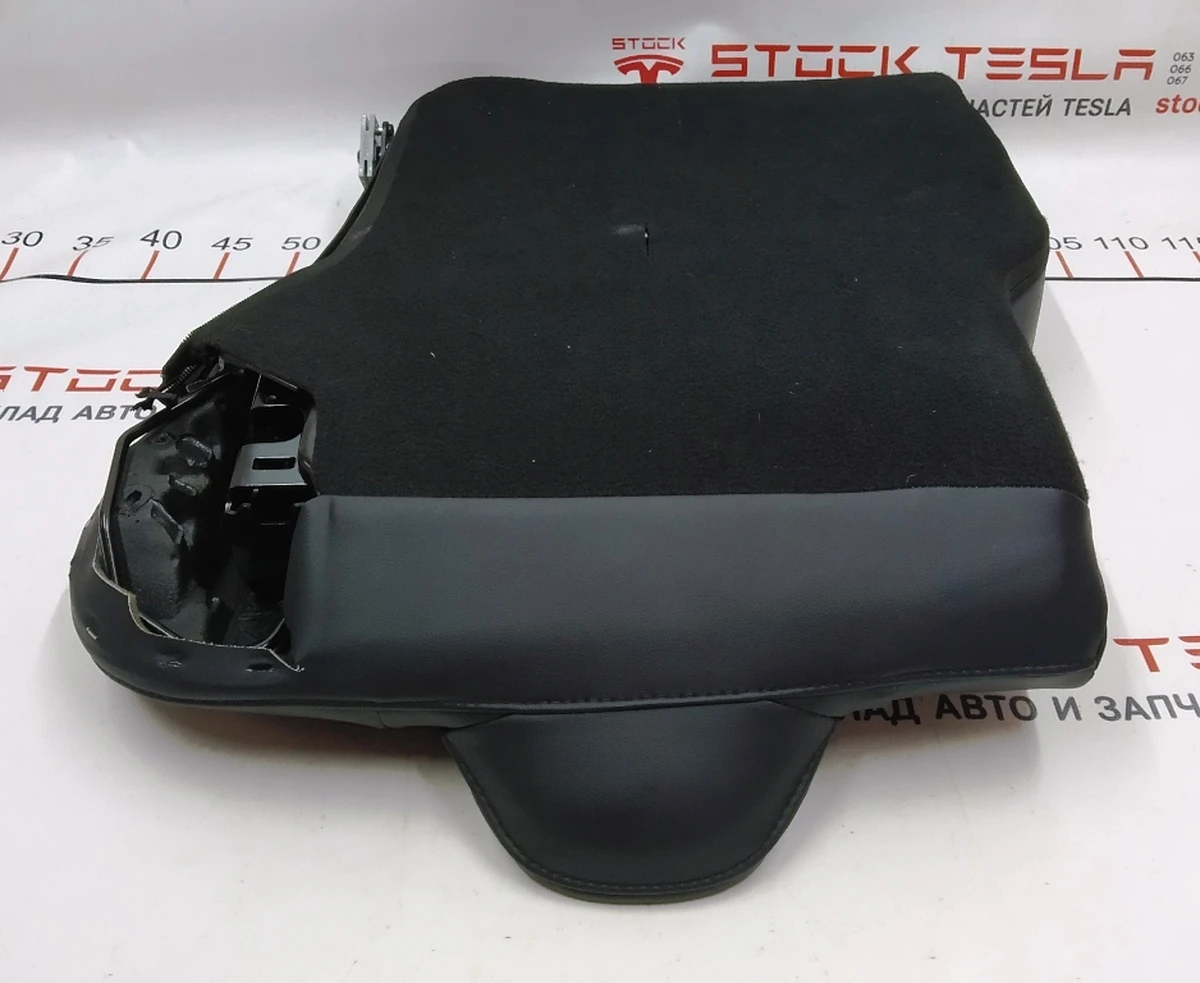 2 Спинка сидіння. 2-го ряду один. BASE BLK без замка, ручки замка та декор. накладки Tesla model S, model S REST 1030476-01-A